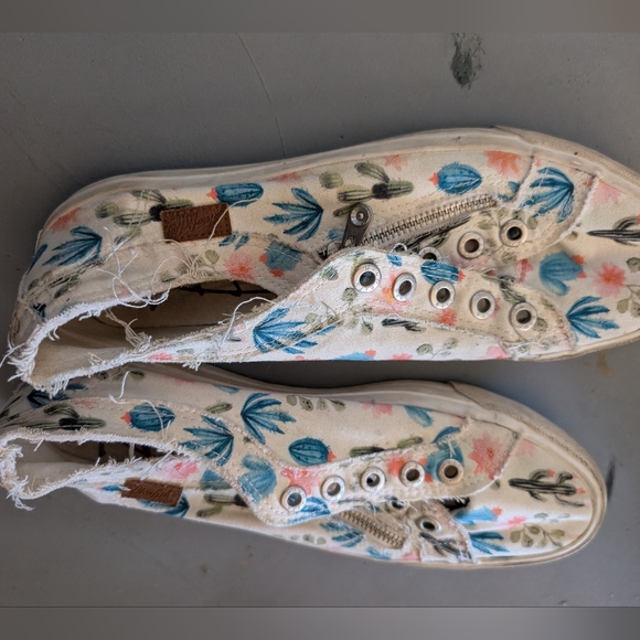 Blowfish Size 10 Cactus Design Slip On Sneakers - Picture 8 of 8